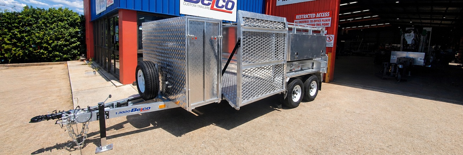 Belco HCM300 Tipping mower trailer Belco HCM300 Tipping mower trailer